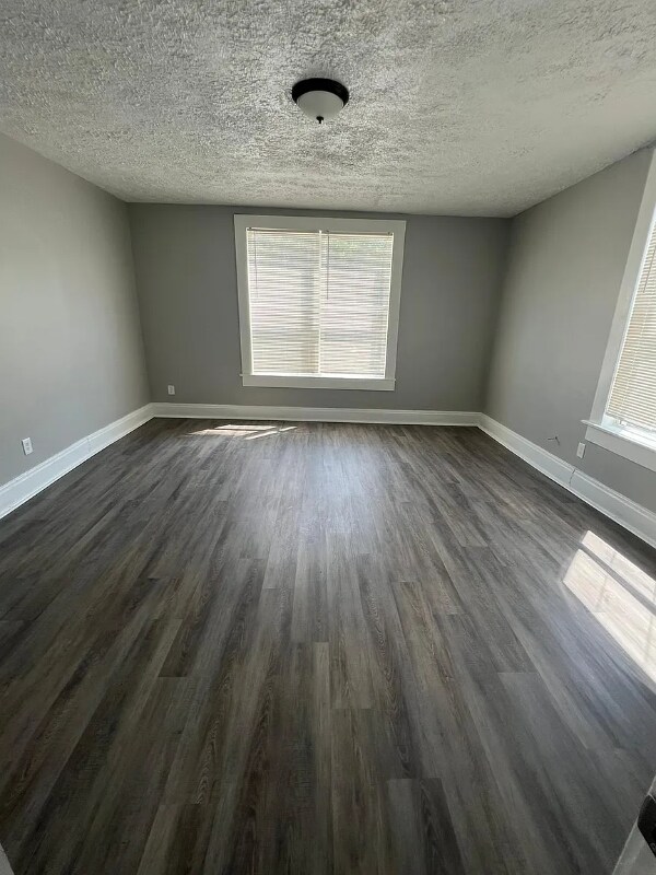 Building Photo - 929 4th Ave