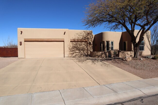 Building Photo - Your own resort! Elegant, Exclusive & Exquisite.