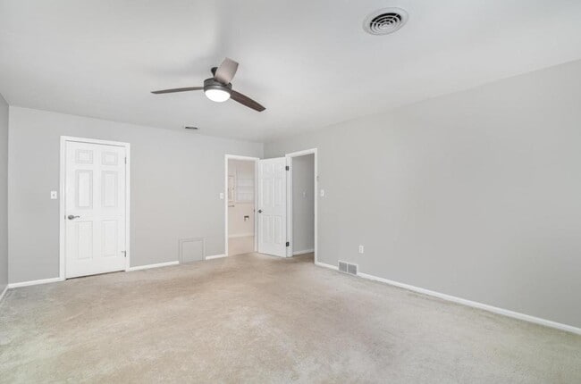 Building Photo - 8 Bracken Ct