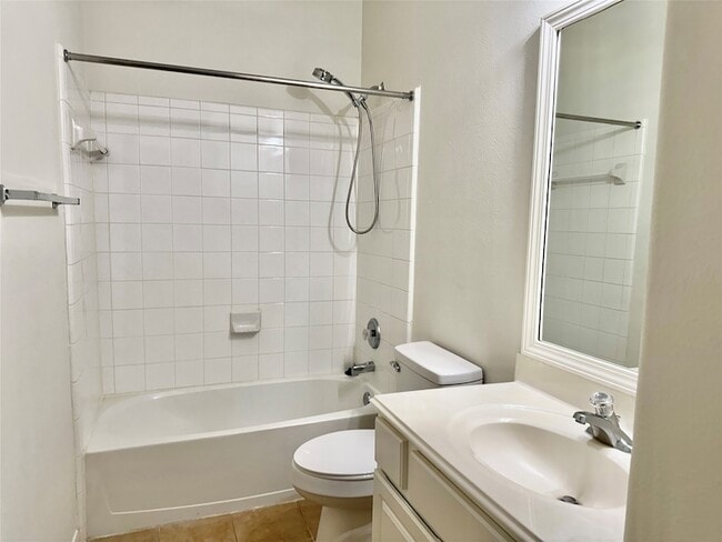 Building Photo - 30415 Deleon Fields Dr