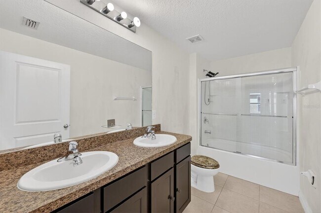 Building Photo - 4842 San Palermo Dr