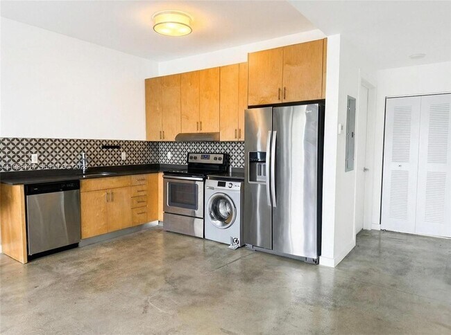 Building Photo - 765 NW 1st St