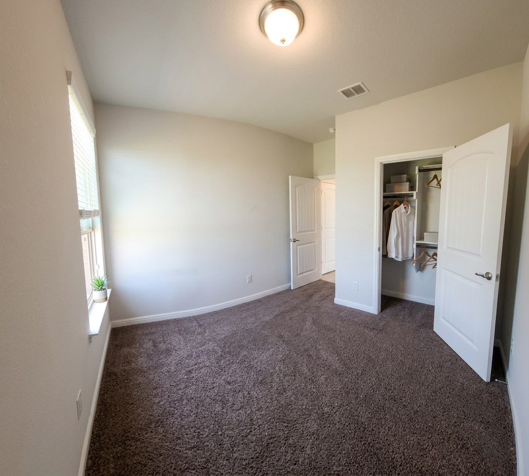Building Photo - 9925 Wynndel Trl