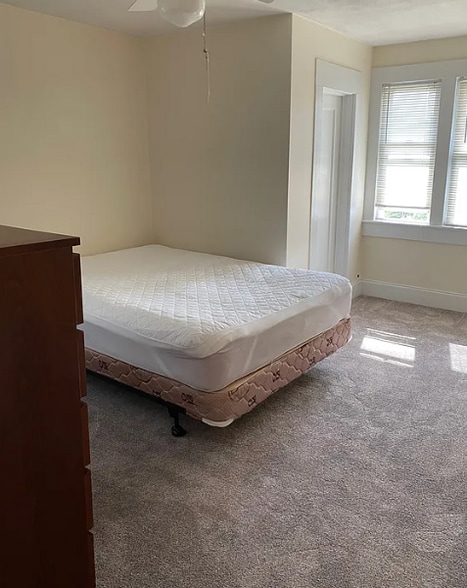 Building Photo - 860 Lancaster Ave