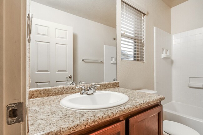 Building Photo - 10611 Goose Way
