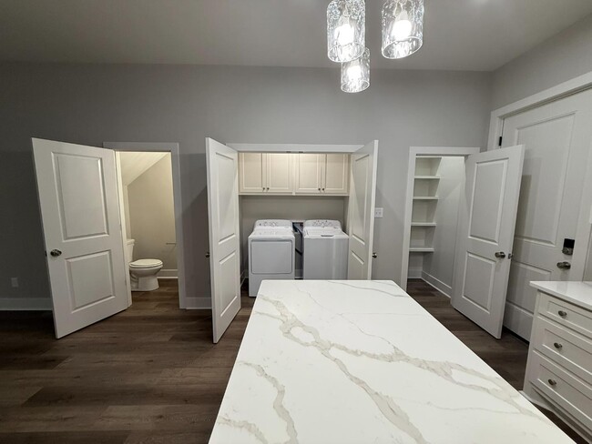 Building Photo - 4151 W Prien Lake Rd