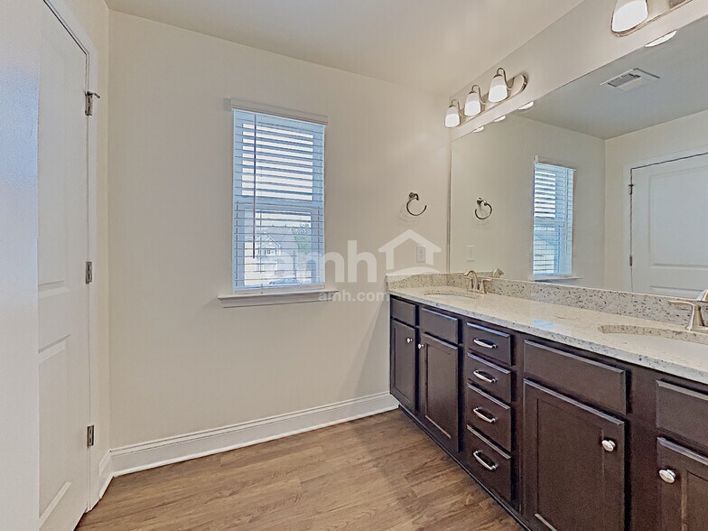 Building Photo - 568 Woodall Rd