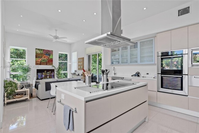 Building Photo - 435 Hampton Ln