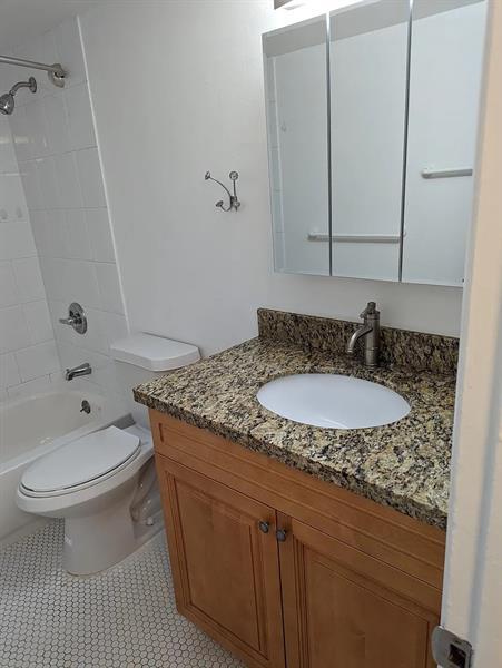 Building Photo - 6051 SW 41st St