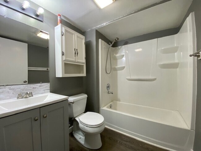 Building Photo - 18417 E Bow Ave