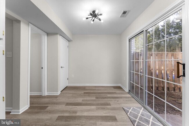 Building Photo - 3484 Legere Ct