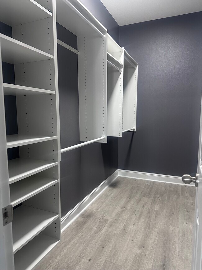 Building Photo - 107 Monroe View Trail