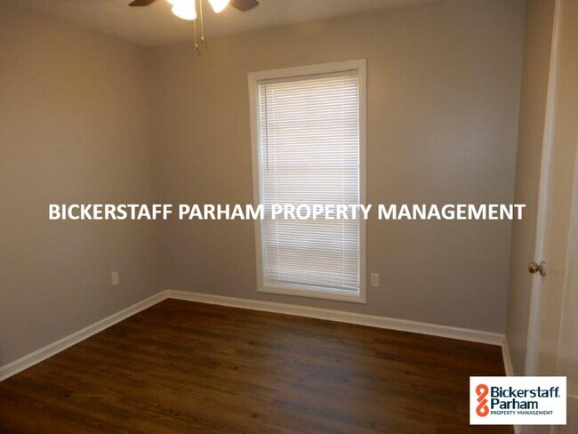 Building Photo - Brick Home Located Off Of Schatulga Rd! Wi...