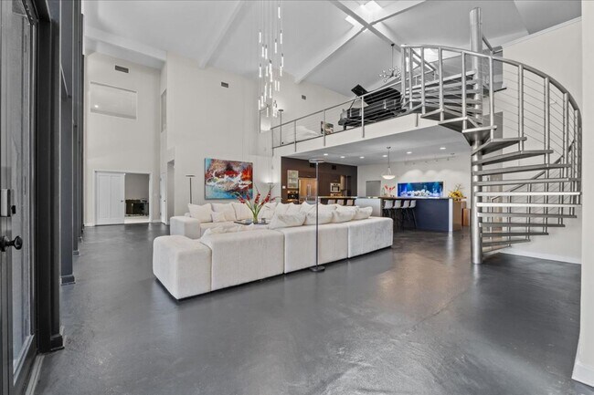 Building Photo - 3824 Gaines Dr