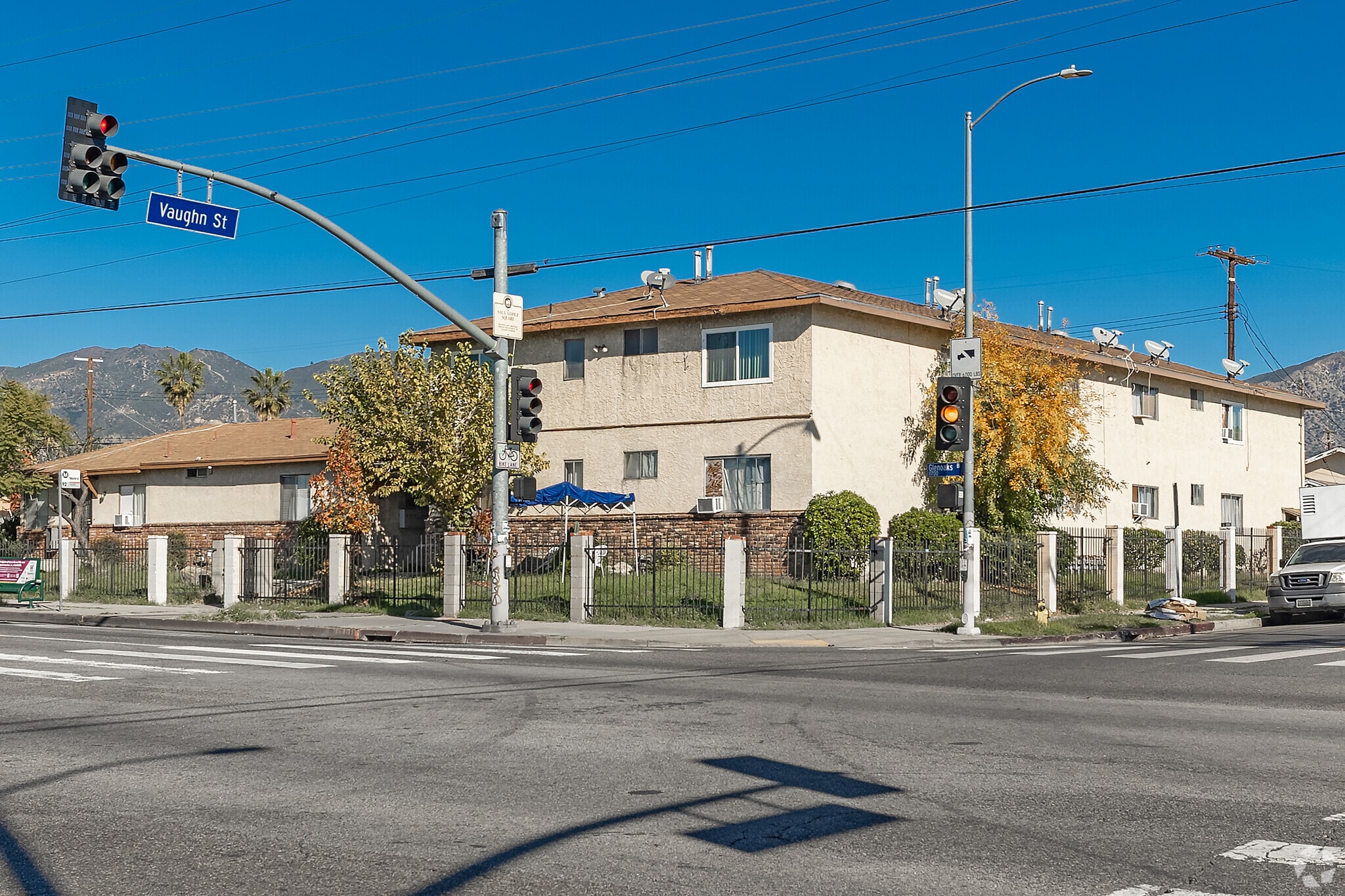 Building Photo - 11700 Glenoaks Blvd