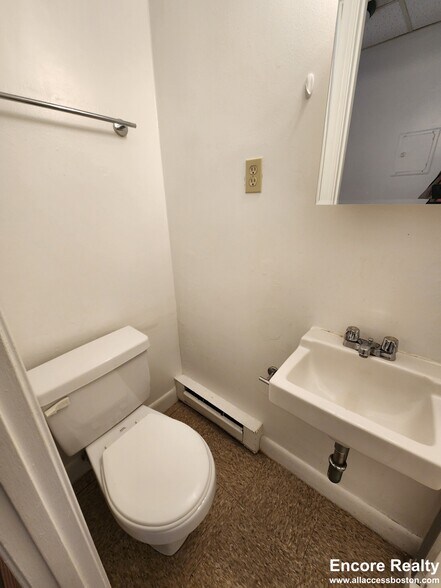 Building Photo - 405 Beacon St