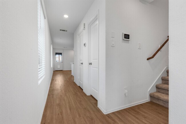 Building Photo - 1044 Rd 5203