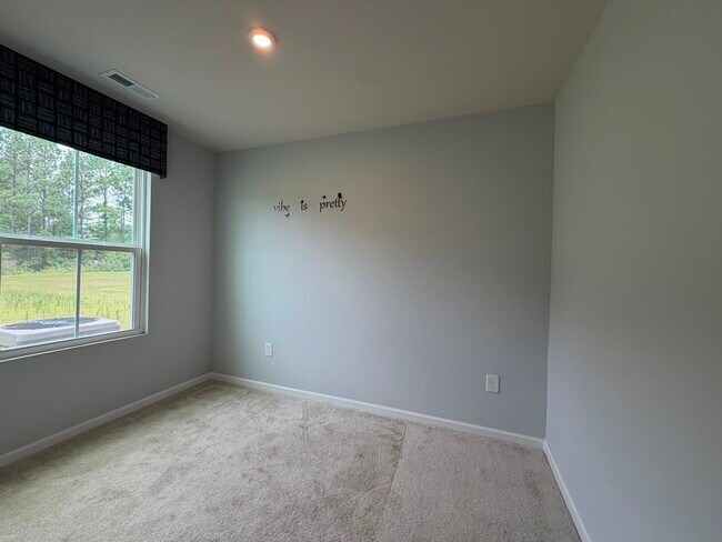 Building Photo - 205 Tormore Dr
