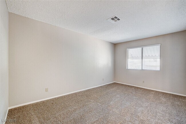 Building Photo - 2713 Otter Creek Ct