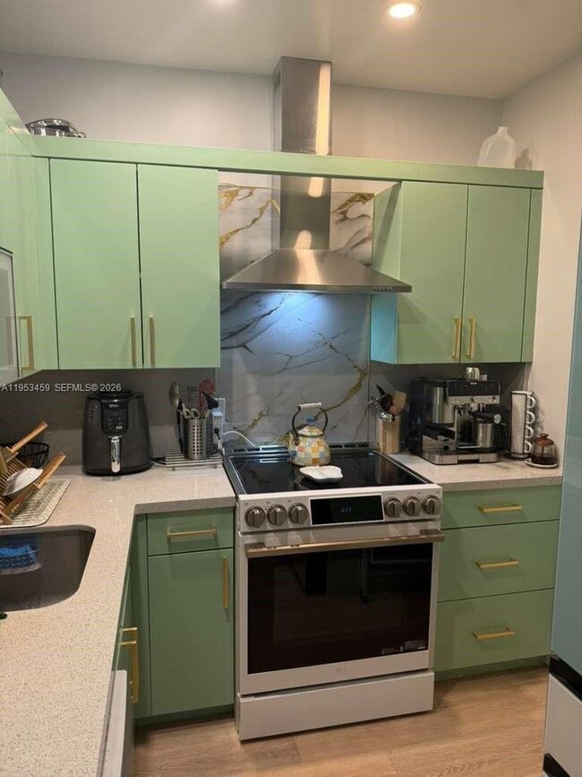 Building Photo - 800 West Ave