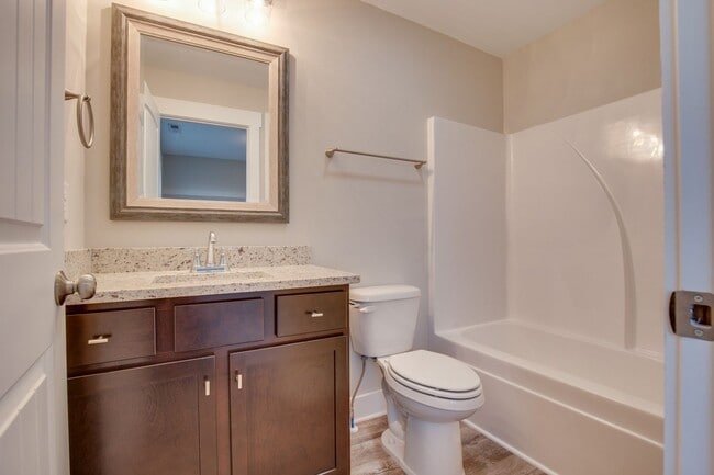 Building Photo - Townhome For Lease