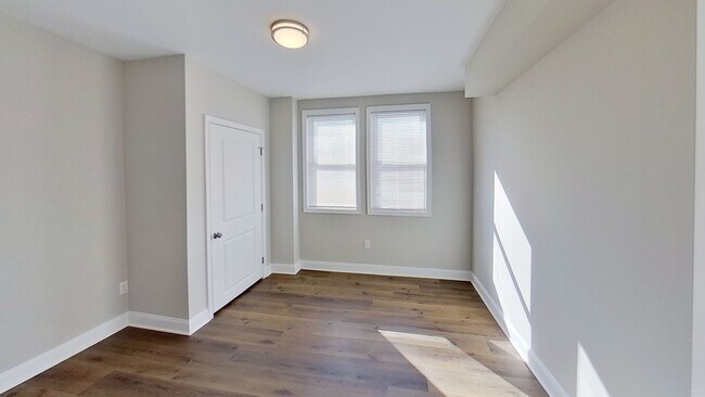 Building Photo - 3607 Fernhill Ave