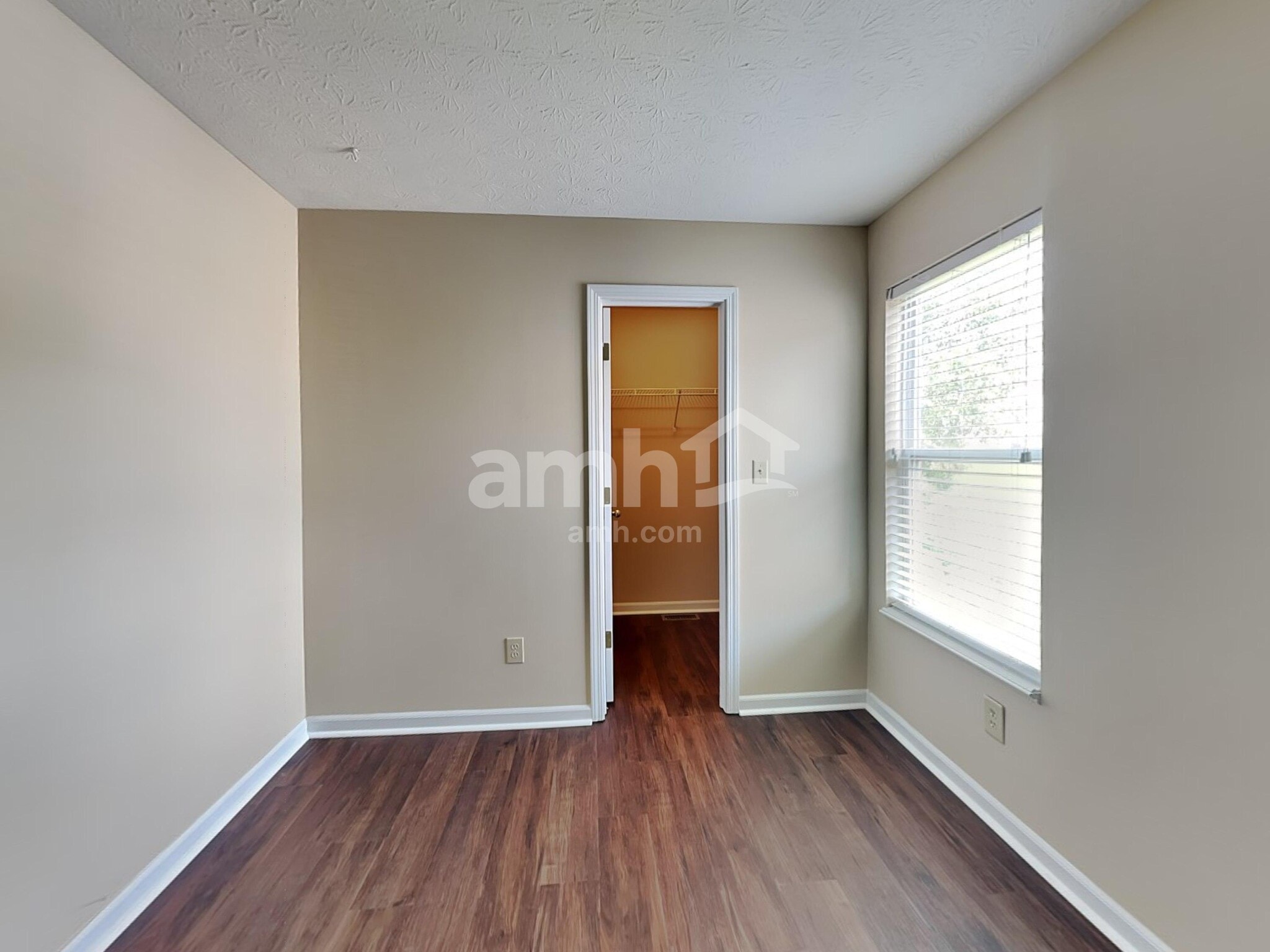 Building Photo - 2162 Turning Leaf Dr