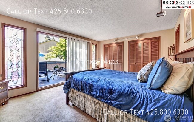 Building Photo - Remarkable Redmond Home - Walk to Microsoft and Parks!