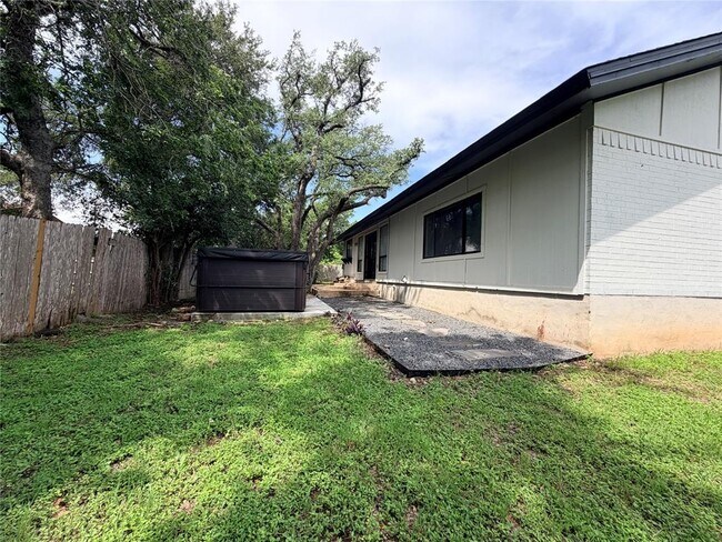 Building Photo - 115 Spanish Oak Cir