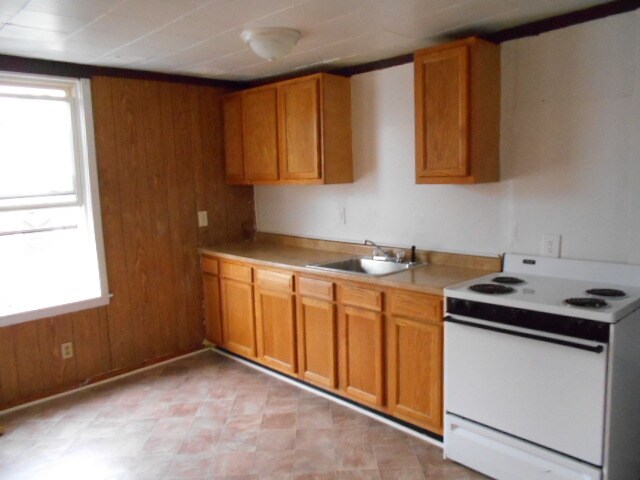 Building Photo - 533 E Patapsco Ave