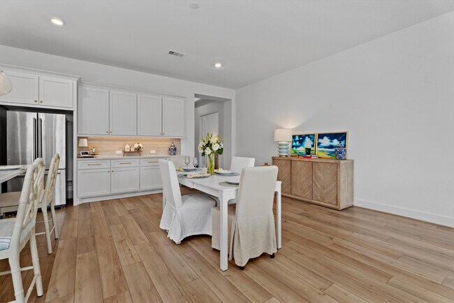 Building Photo - 10710 Verdant Hl