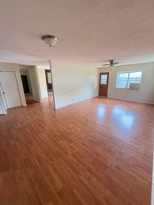 Building Photo - Spacious 4-Bedroom Home in Northeast Baker...