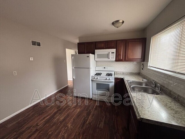 Building Photo - 8634 Burton Ave