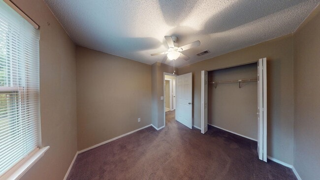 Building Photo - 2Bed/ 1 Bath Apartment Available NOW in Ja...