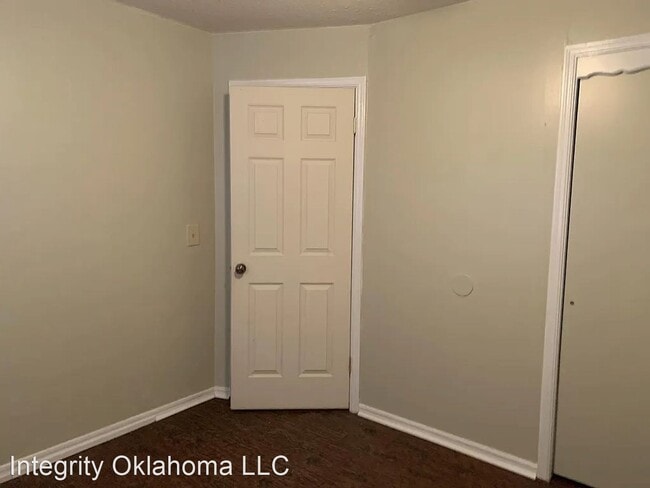 Building Photo - 2 br, 1 bath House - 4611 N. Wheeler Ave