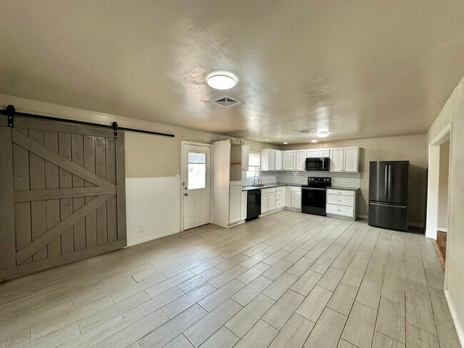 Building Photo - 5307 25th St