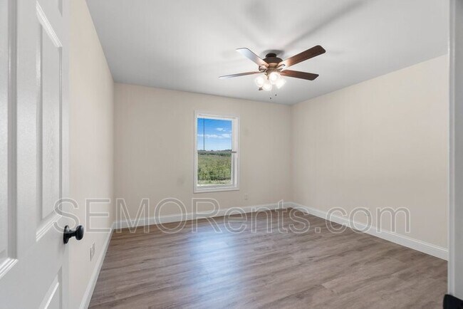 Building Photo - 222 Coles Hl