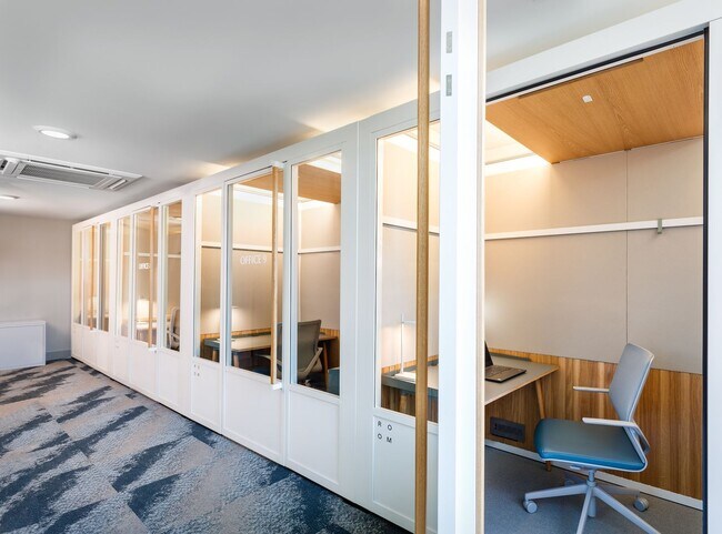 Building Photo - 2bed  2bath in Brookline