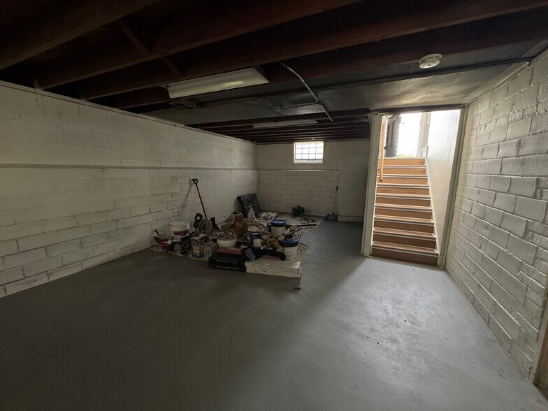 Building Photo - 21570 Priday Ave