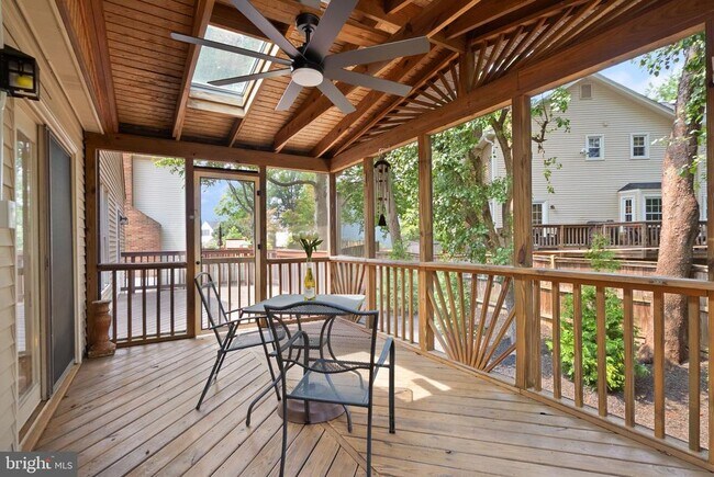 Building Photo - 13647 S Springs Dr