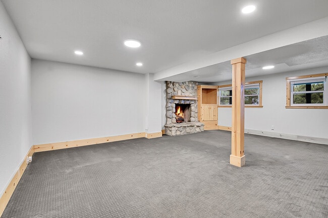 Building Photo - 5237 S Olive Rd
