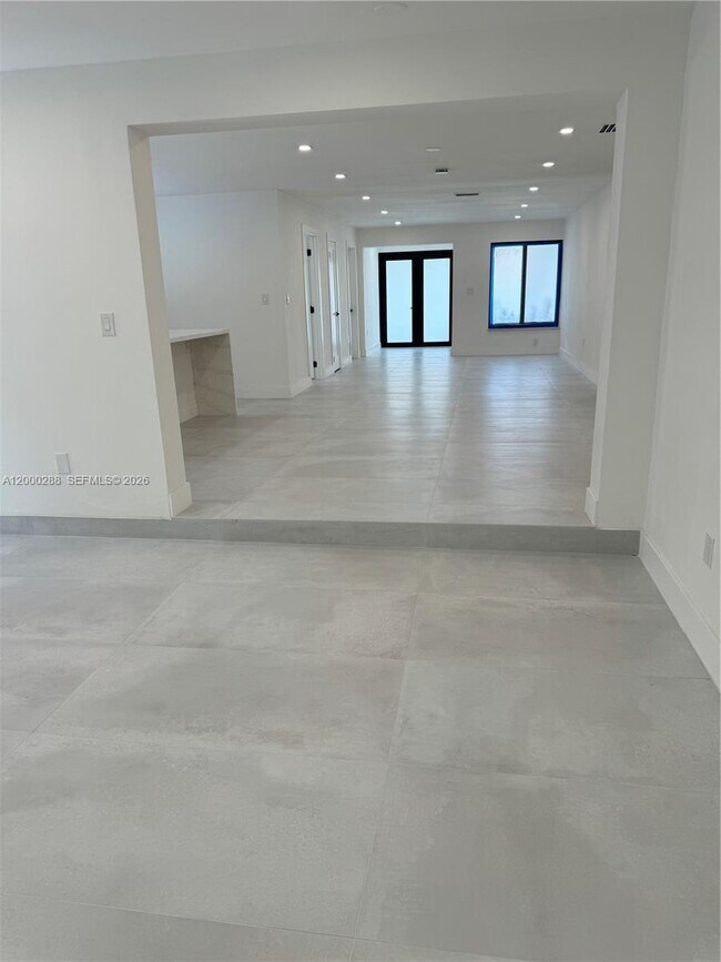 Building Photo - 3335 SW 65th Ave