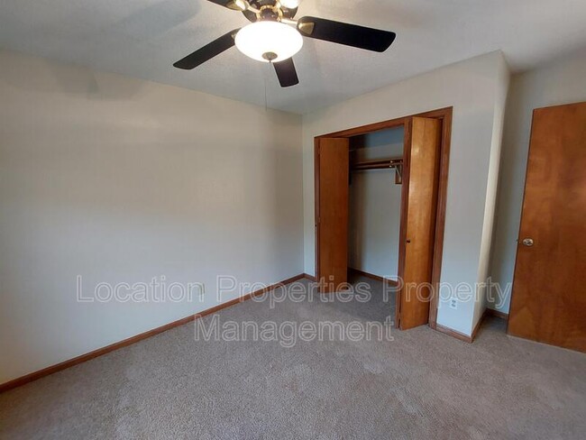 Building Photo - 1903 W 3rd St