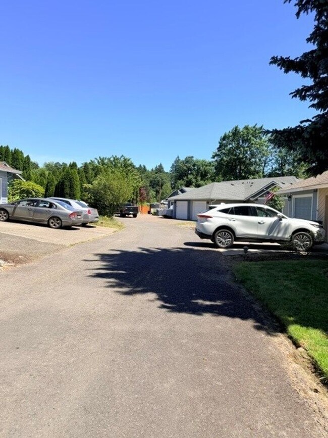 Building Photo - Charming 3-Bedroom Home with Garage & Lawn Care Included