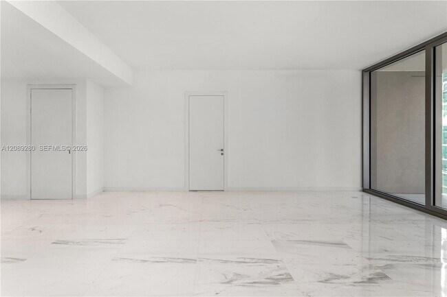 Building Photo - 300 Biscayne Blvd Way