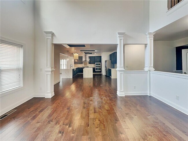 Building Photo - 85 Lotus Ln