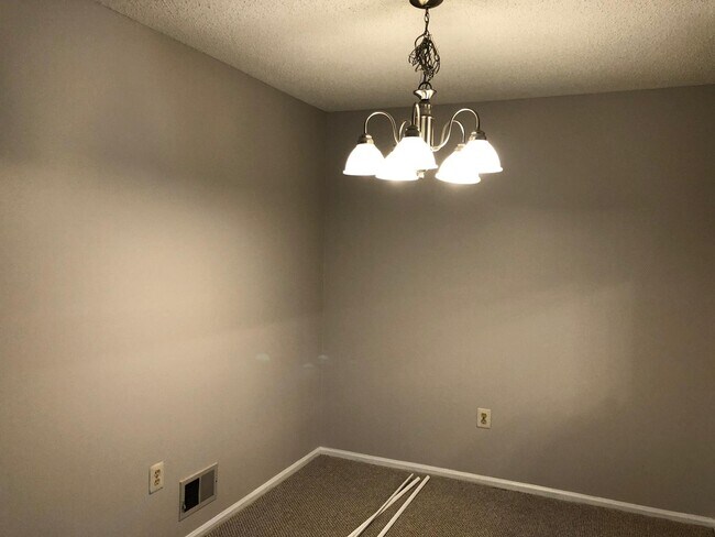 Building Photo - 41 Rickard Ct