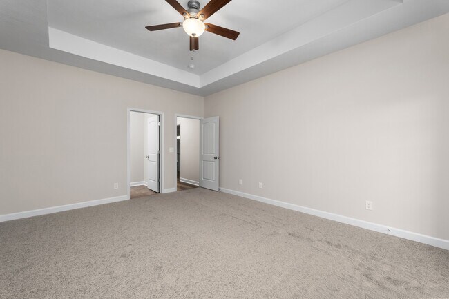 Building Photo - 827 Montclair Pt