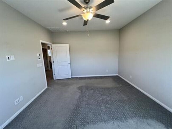 Building Photo - Spectacular NW Home For Rent