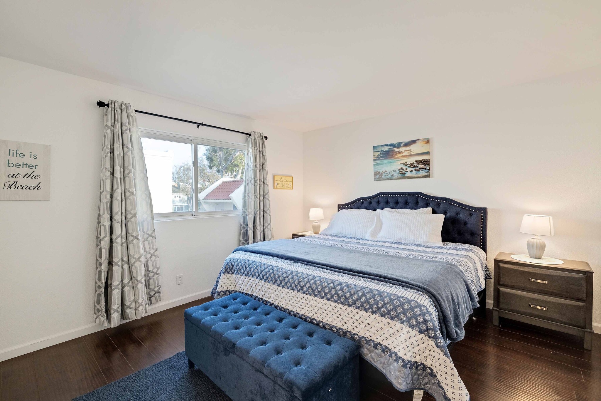 Building Photo - 255 Valley Dr